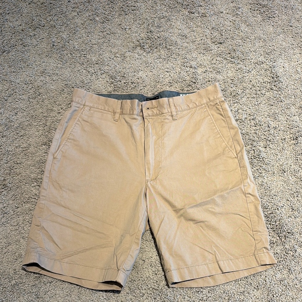 J Crew Men’s 9” Chino Shorts